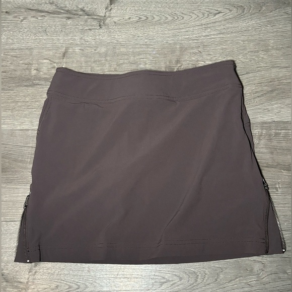 ATHLETA TRAILSIDE SKORT size 0 - Picture 7 of 7